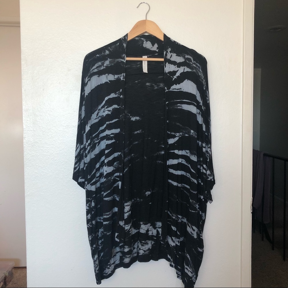 Irene’s Story Short Sleeve Tie Dye Kimono